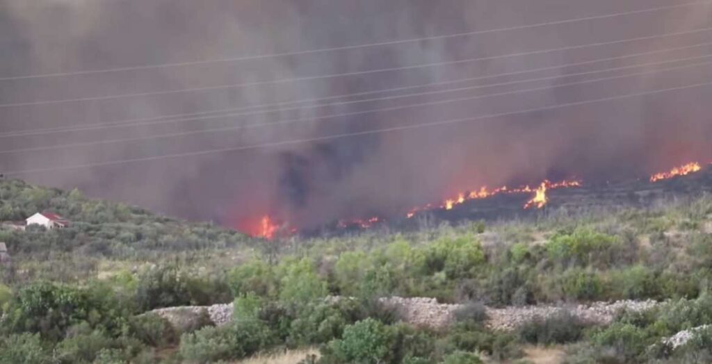 Forest fire close to Šibenik
